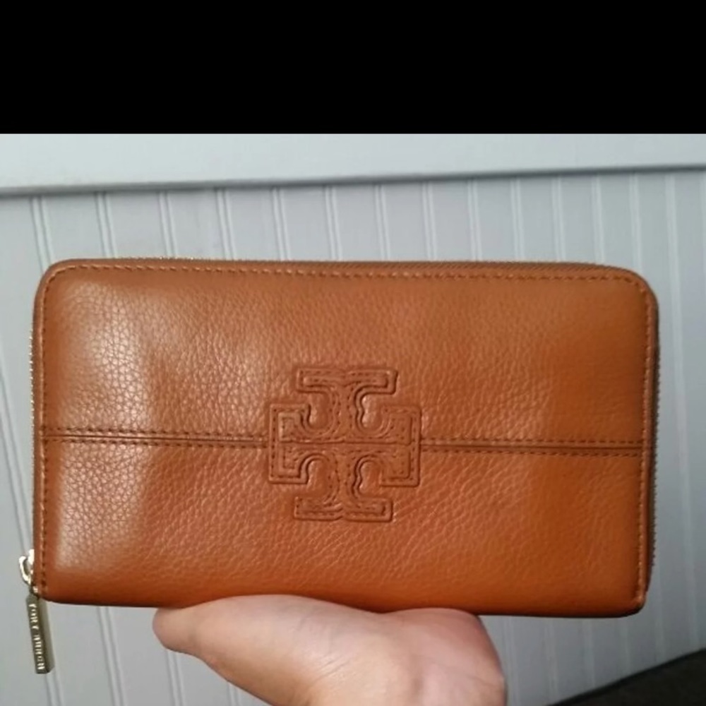 SOLD - Tan Tory Burch Wallet